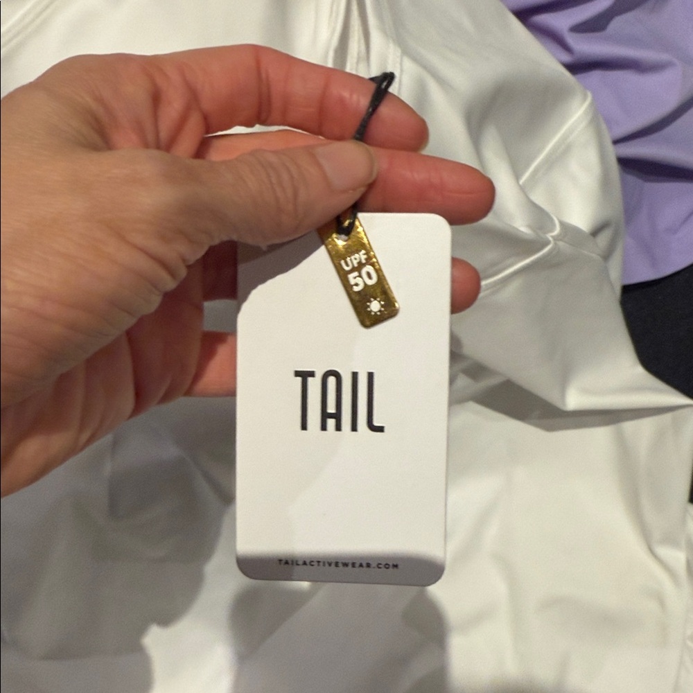 Tail White Performance Top - Picture 2 of 7